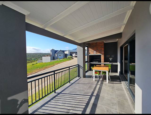 2 BEDROOM HOUSE FOR SALE IN OUTENIQUASBOSCH